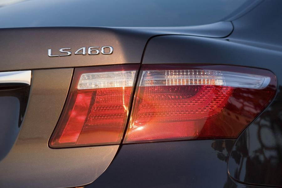  Lexus LS460 2006 года  (фото 125 из 200)